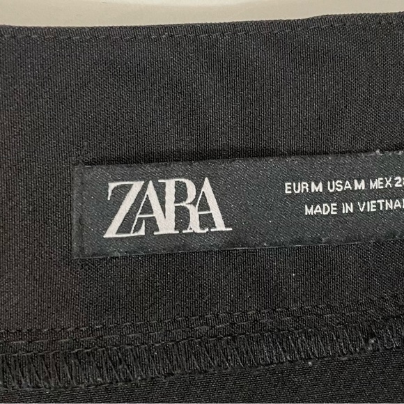 Zara Black Simply Mini Skirt With Gold Chain Waist Embellishment Sz(Med) - Picture 4 of 4